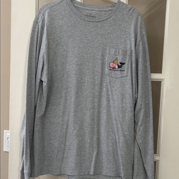 Vineyard Vines New Years Tee - Picture 1 of 4
